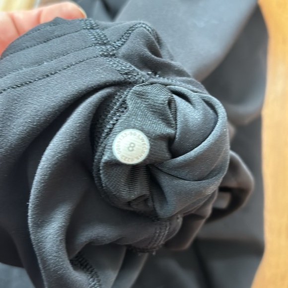 Lululemon Crop Leggings - Picture 6 of 9